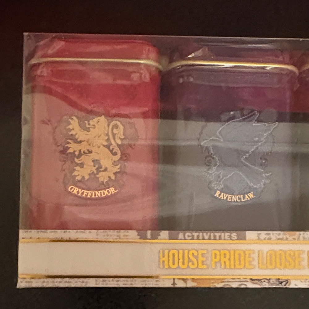 NWT Harry Potter HOUSE PRIDE LOOSE LEAF TEA SELECTION pure Ceylon tea
cutest 🥰